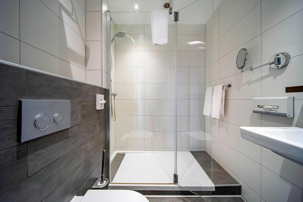 The Rosendale Hotel Roosendaal Bagian luar foto